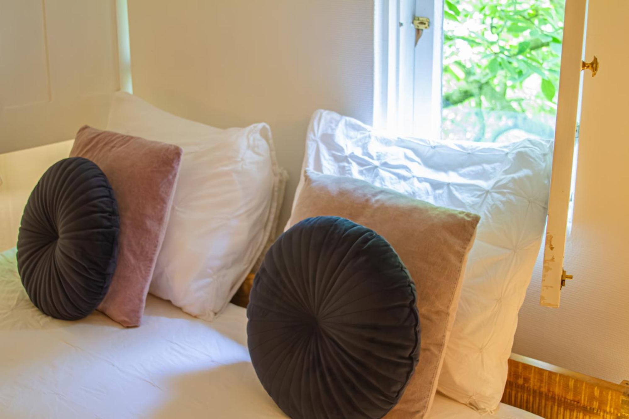 De Oude Pastorie Macharen Bed & Breakfast Exterior photo
